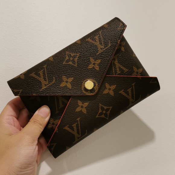 Louis Vuitton Kirigami Medium in Monogram - Picture 10 of 11